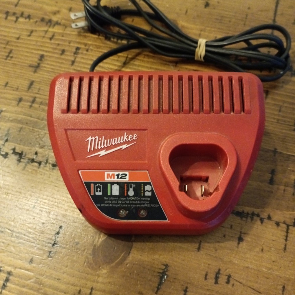 Milwaukee 48-59-2401 M12 12V Lithium Ion Battery Charger 12 Volt Genuine a3